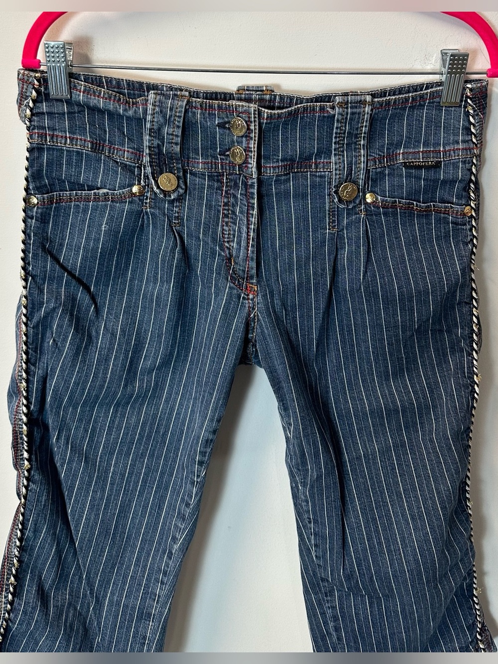 Y2K CAPPOPERA women's blue pin stripe embroidered lowrise denim capris, 31".